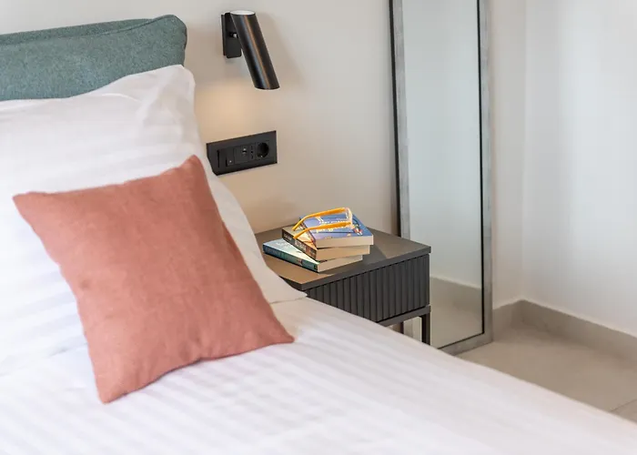 Πανσιόν Alex Luxury 4*