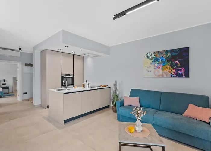 Alex Luxury Πανσιόν