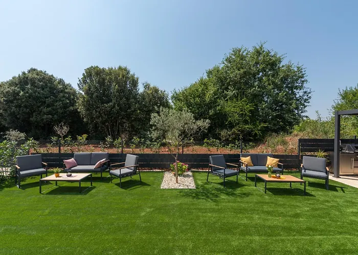 Gostinjska kuća Alex Luxury 4*
