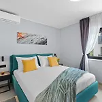 Alex Luxury Gasthuis 4*