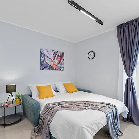 בית הארחה Alex Luxury רוביני
