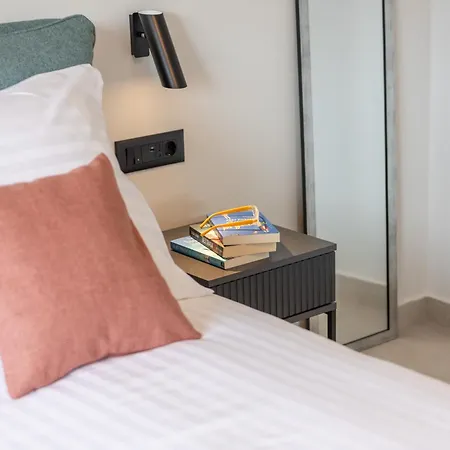 Guest house Alex Luxury 4*