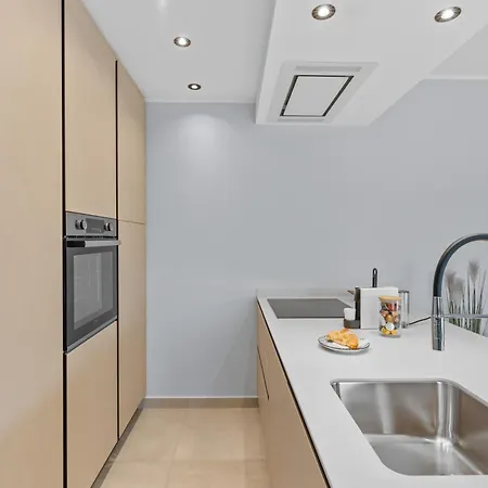 בית הארחה Alex Luxury 4*