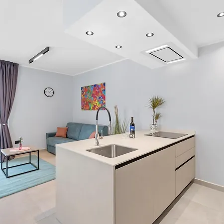 Alex Luxury