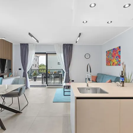 Alex Luxury רוביני