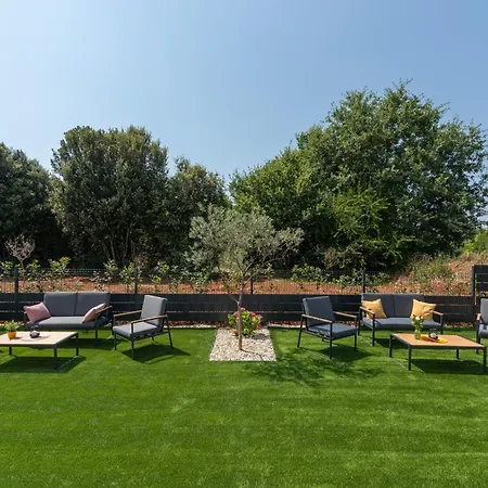 Guest house Alex Luxury 4*